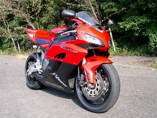 CBR1000RRフロントビュー 2005-10-30